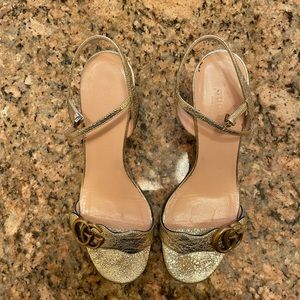 Gucci Metallic laminate leather mid-heel sandal